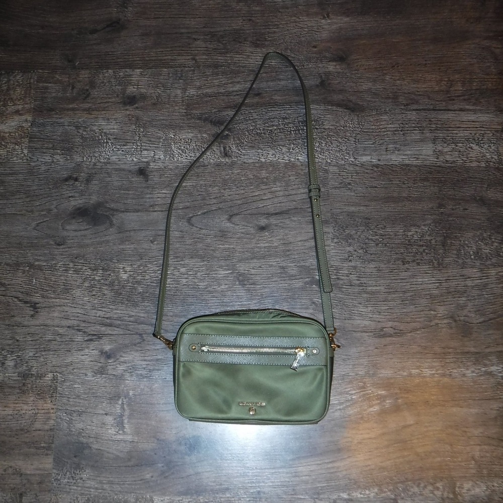 Michael Kors Crossbody Bag Olive Green Nylon Gold Hardware Zip Purse‎ Small